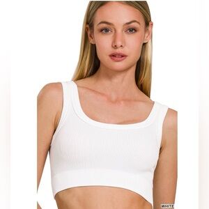 NEW! ZENANA SEAMLESS RIBBED SCOOP NECK CROPPED TANK TOP in White